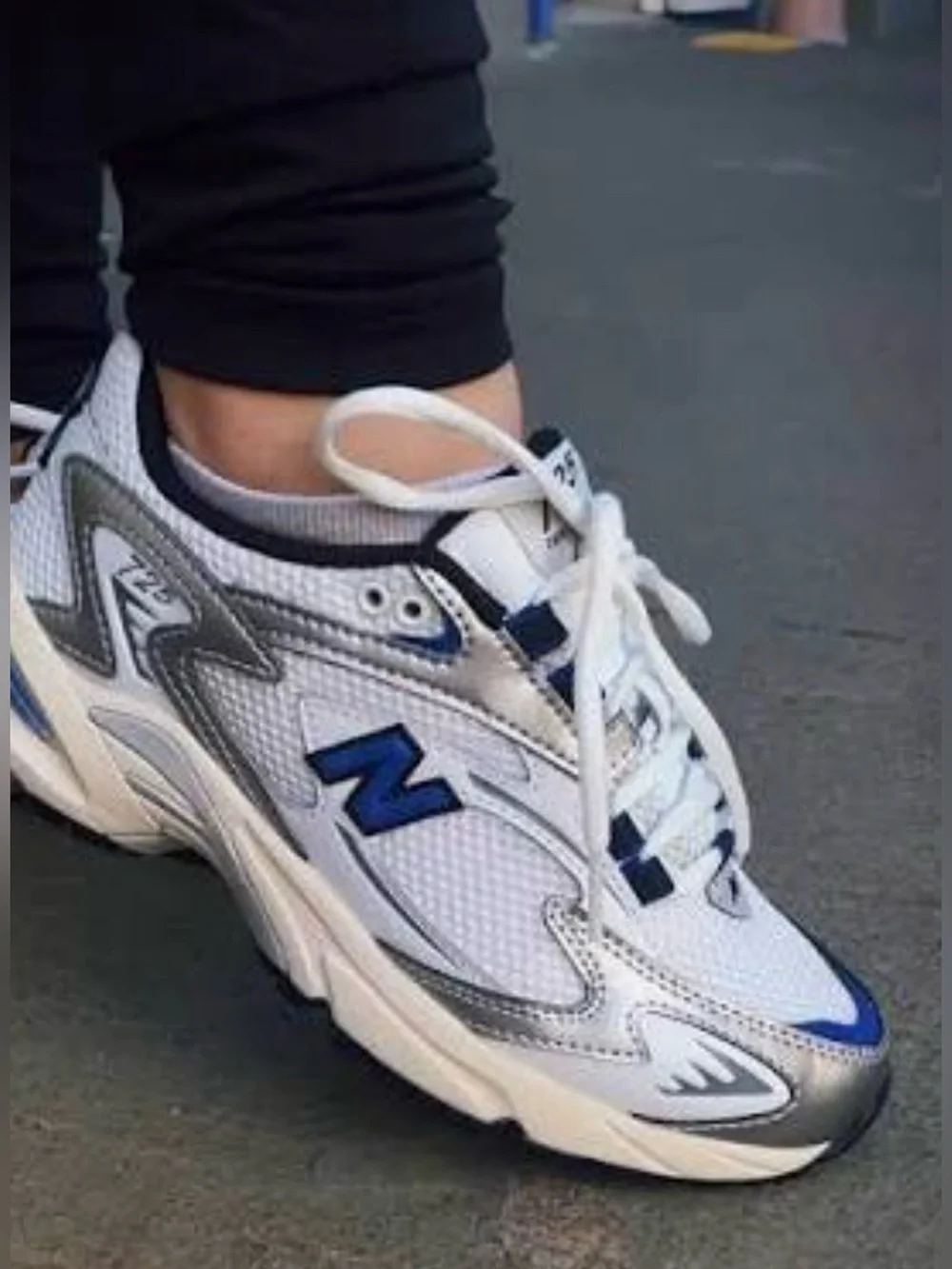 New Balance 725 White Navy Red Running Sneakers